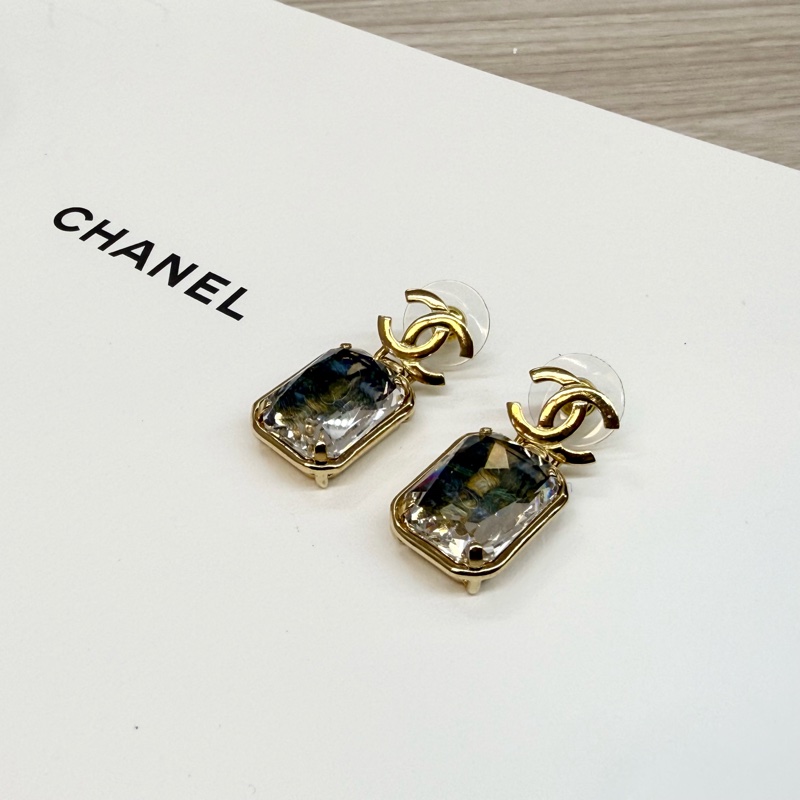 chanel 淡金雙C logo方寶石針式耳環-5