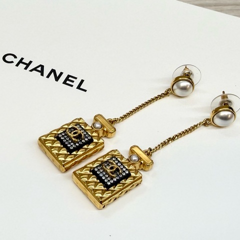 Chanel金色珍珠鑽針式耳環/AB4538
