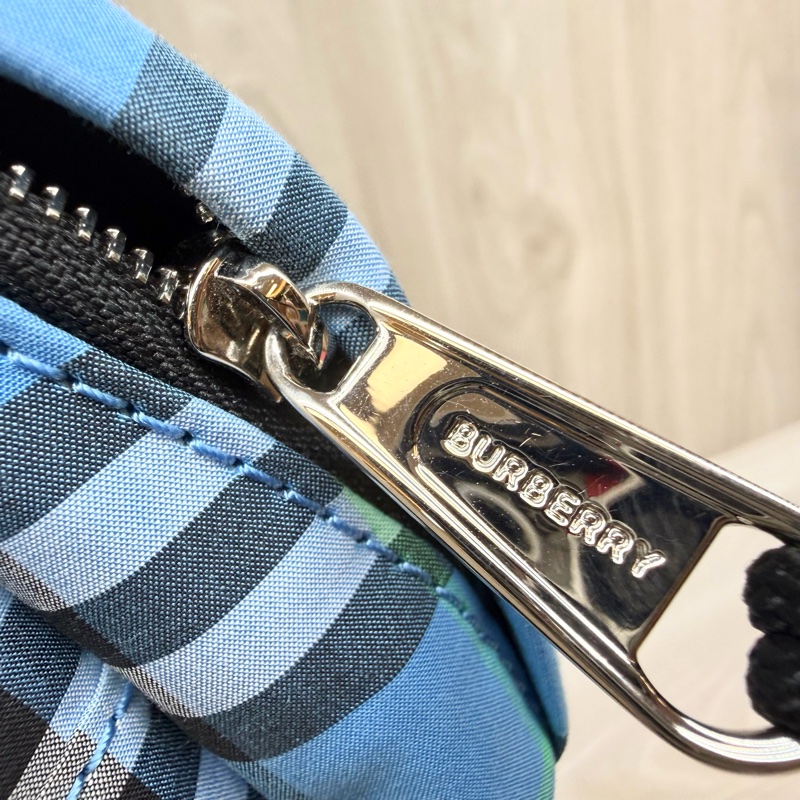 Burberry藍色復古格紋迷你背包鑰匙圈-8