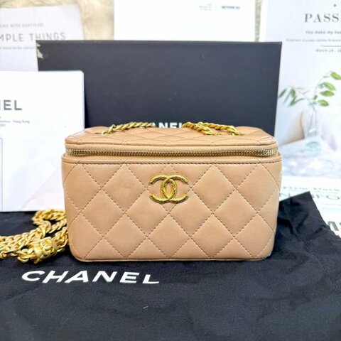 Chanel 化妝包 奶茶色 菱格紋 羊皮 金扣 琺瑯鏈條