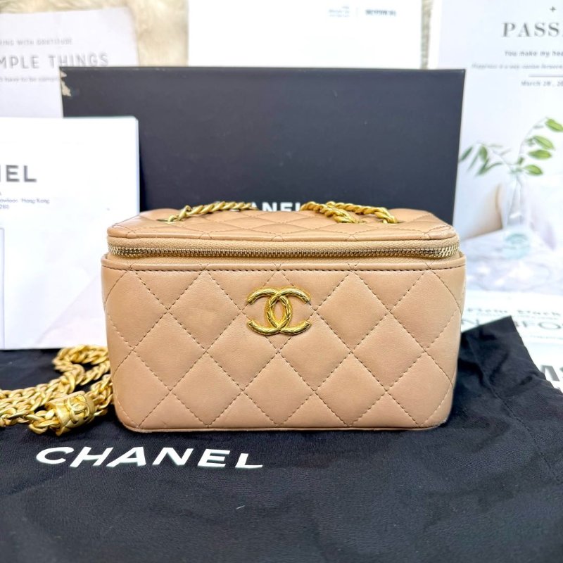 Chanel 化妝包 奶茶色 菱格紋 羊皮 金扣 琺瑯鏈條-0