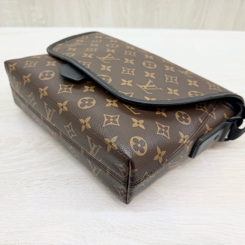 LV🤎原花磁吸郵差包M45557-7