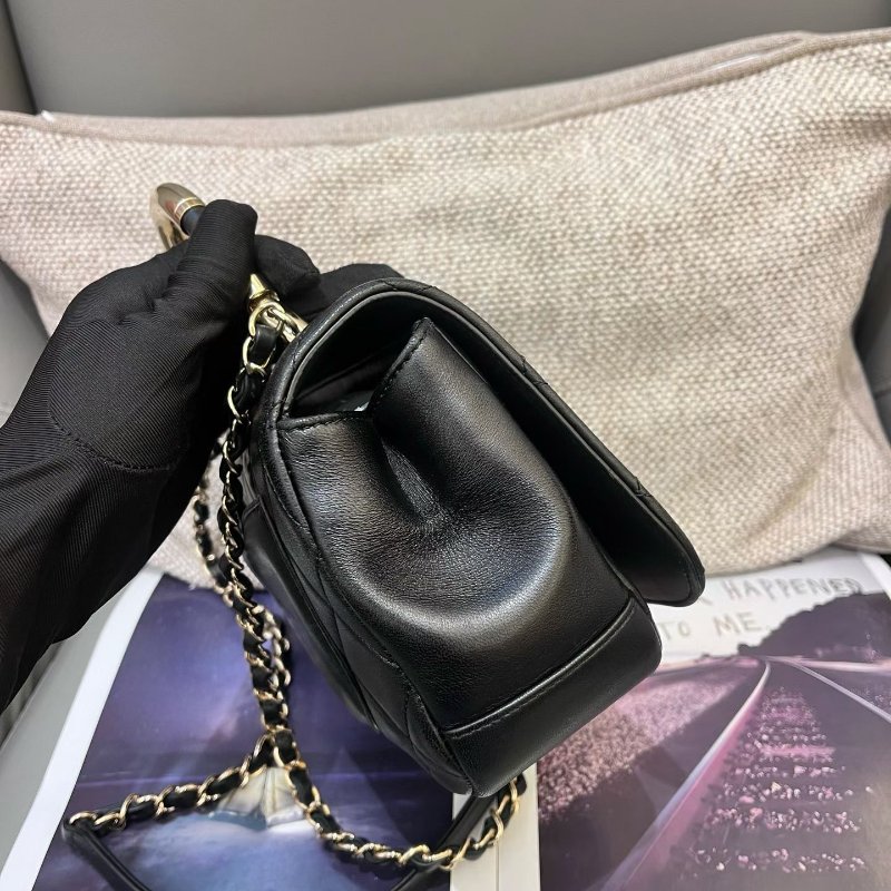 香奈兒/Chanel 黑金格紋羊皮金屬手柄handle bag郵差包-2
