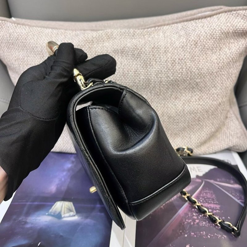 香奈兒/Chanel 黑金格紋羊皮金屬手柄handle bag郵差包-3