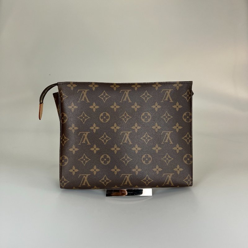 LV M47542 老花盥洗包-1