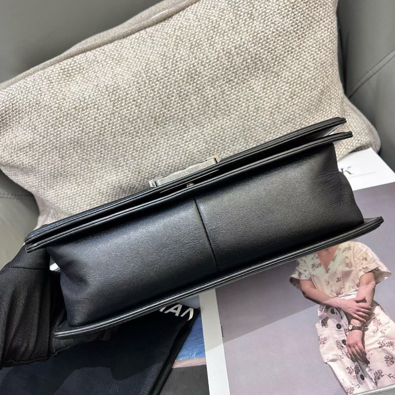 香奈兒/Chanel LEBOY中號黑銀牛皮肩背斜背包-7
