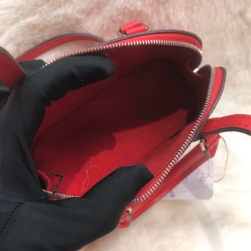 LV 紅色EPI Alma bb IA654-11