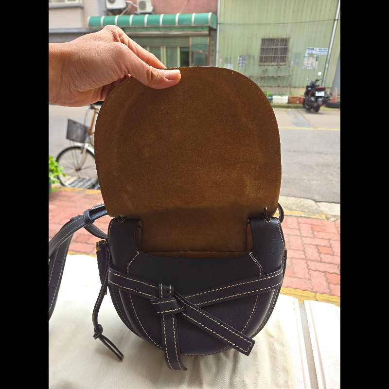 loewe Gate Small Bag Midnight Blue

(午夜藍）-2