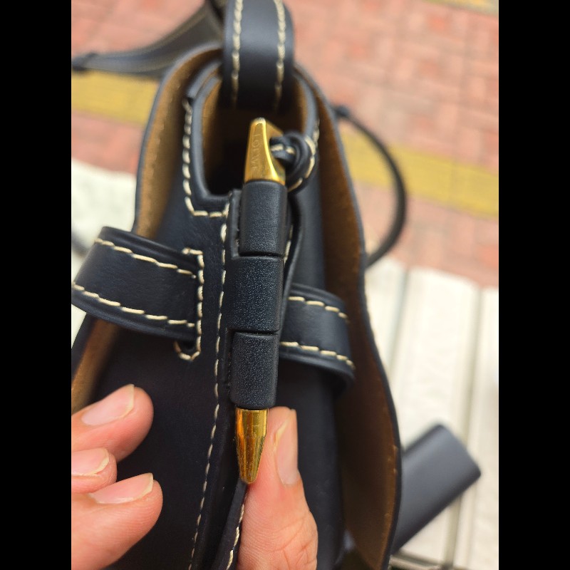 loewe Gate Small Bag Midnight Blue

(午夜藍）-12