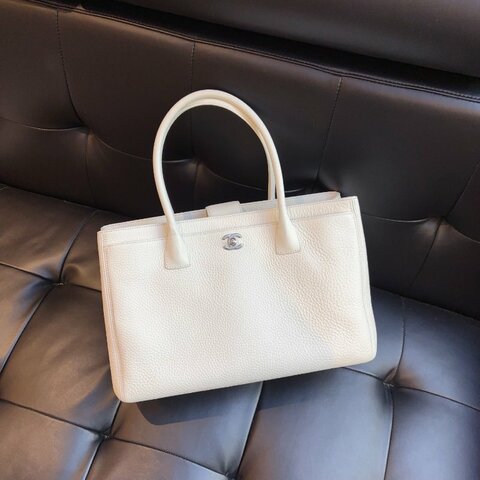 香奈兒/Chanel Cerf Tote 粗顆粒牛皮白色銀扣 花園手提 托特包