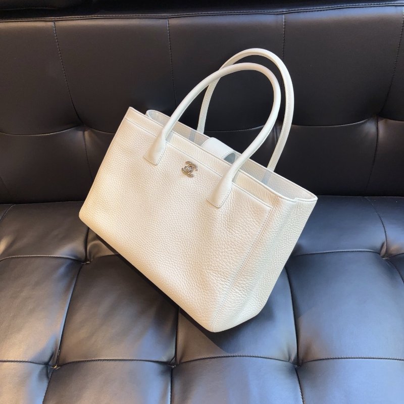 香奈兒/Chanel Cerf Tote 粗顆粒牛皮白色銀扣 花園手提 托特包-3