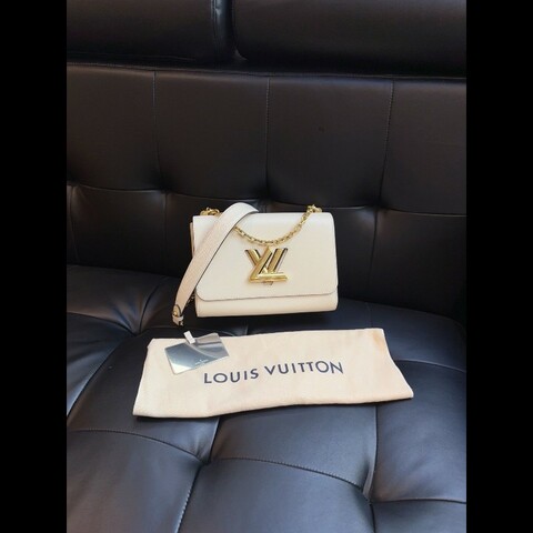 Louis Vuitton twist medium