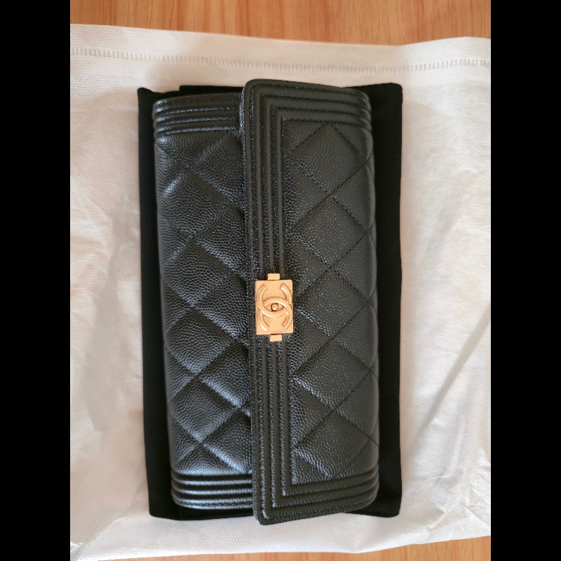 CHANEL Boy 黑金菱格紋小牛皮長夾-1