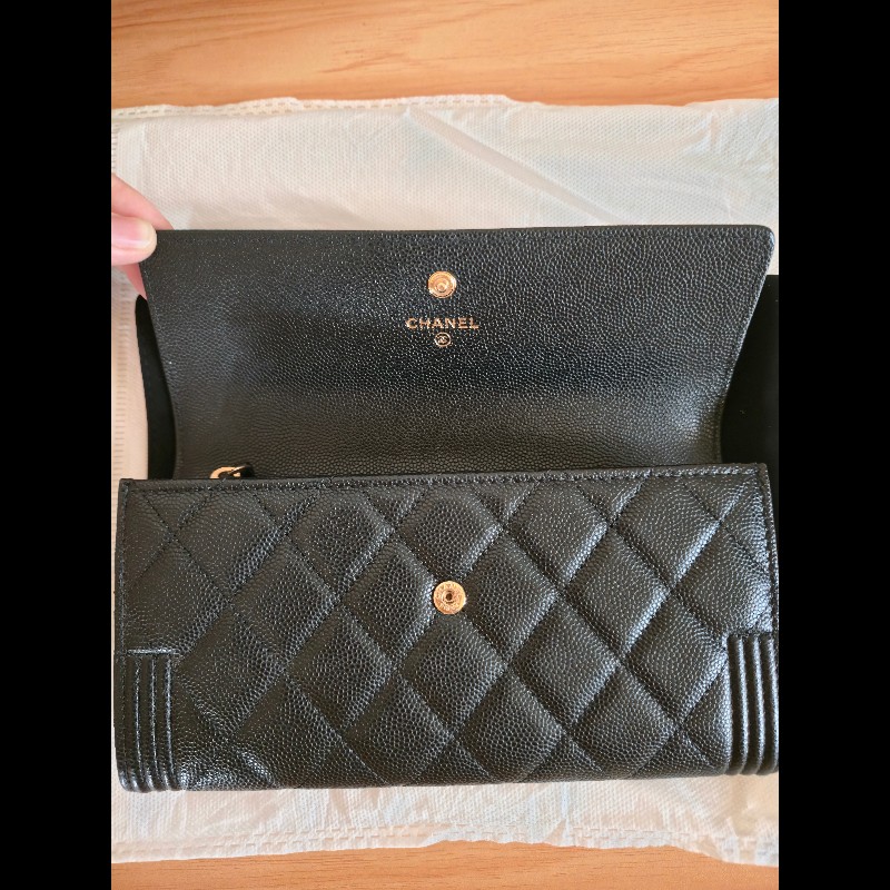 CHANEL Boy 黑金菱格紋小牛皮長夾-6
