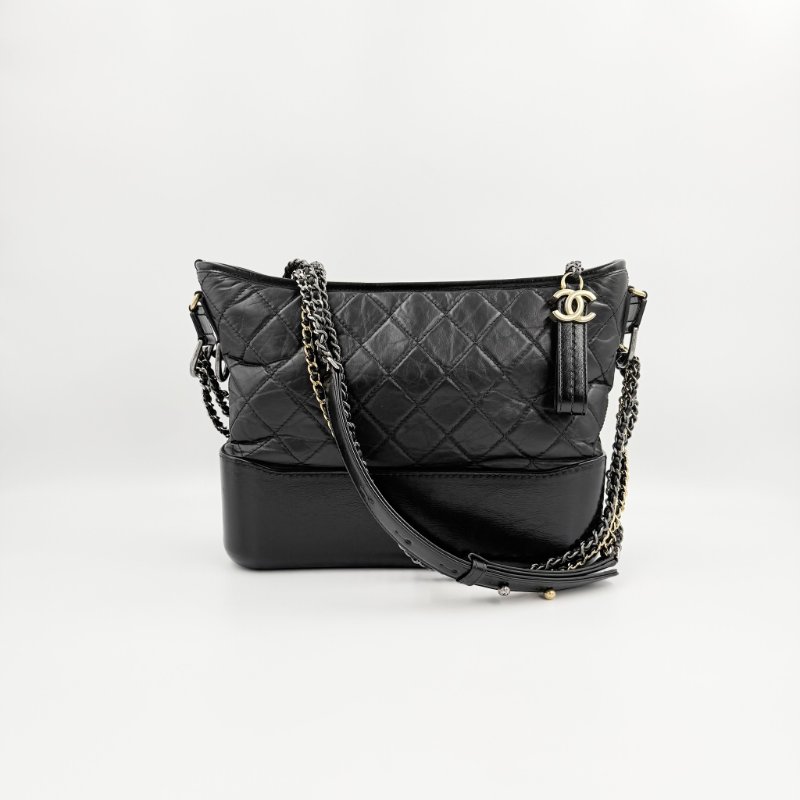 CHANEL - 黑色金釦菱格揉製牛皮流浪包╻大號-2