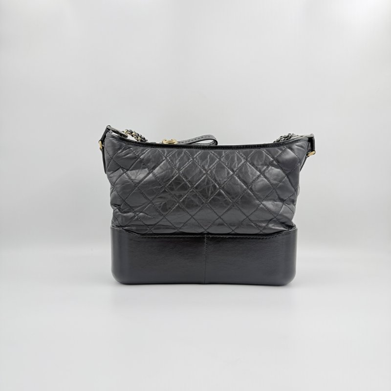CHANEL - 黑色金釦菱格揉製牛皮流浪包╻大號-3