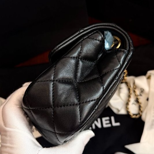 閒置新 香奈兒/Chanel 黑金羊皮 核桃球調節扣大mini CF芯片款-3