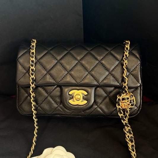 閒置新 香奈兒/Chanel 黑金羊皮 核桃球調節扣大mini CF芯片款-5