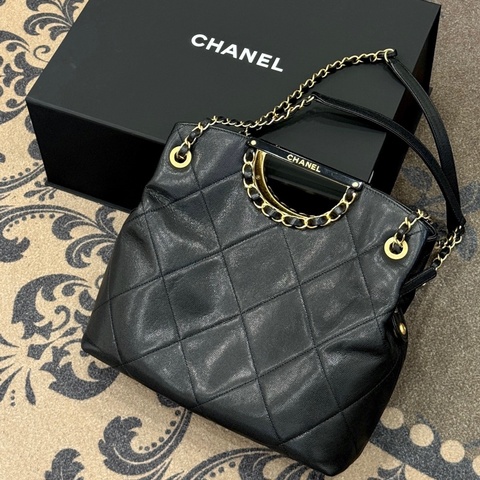 CHANEL 季節款金提把兩用包荔枝黑 保卡款29開