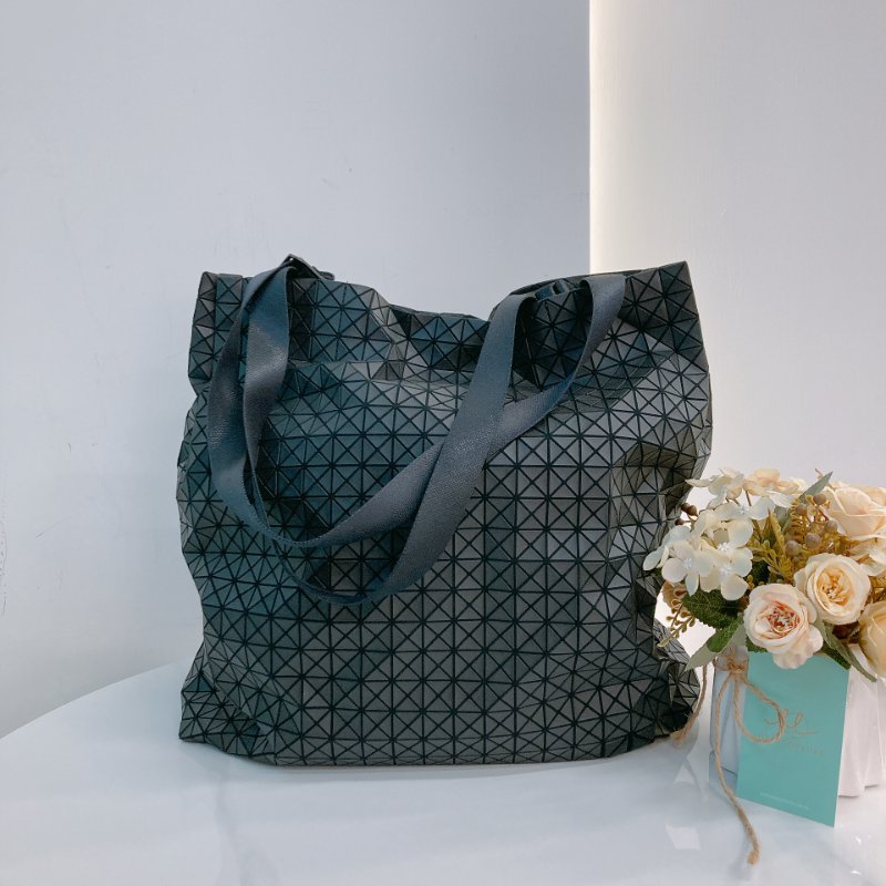 MS0713 Issey Miyake 三宅一生 幾何三角包 直托特 黑色 銀扣 Bao Bao Vertical Shopping Tote 32cm Black x PHW-1