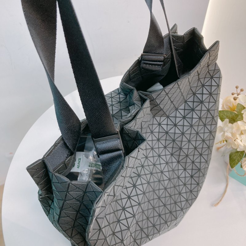 MS0713 Issey Miyake 三宅一生 幾何三角包 直托特 黑色 銀扣 Bao Bao Vertical Shopping Tote 32cm Black x PHW-10