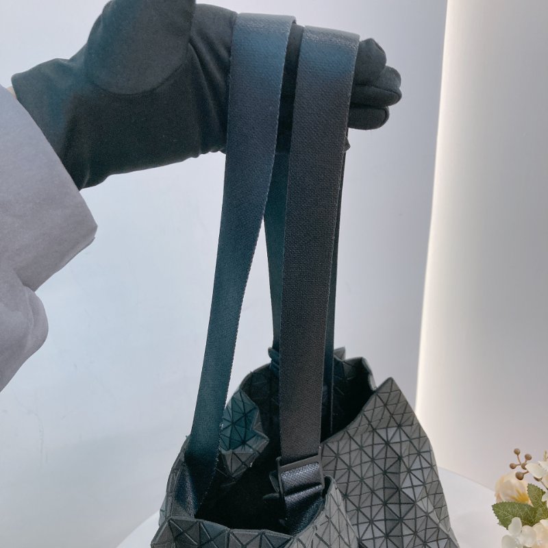 MS0713 Issey Miyake 三宅一生 幾何三角包 直托特 黑色 銀扣 Bao Bao Vertical Shopping Tote 32cm Black x PHW-11