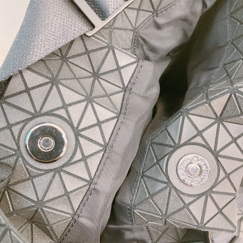 MS0713 Issey Miyake 三宅一生 幾何三角包 直托特 黑色 銀扣 Bao Bao Vertical Shopping Tote 32cm Black x PHW-18