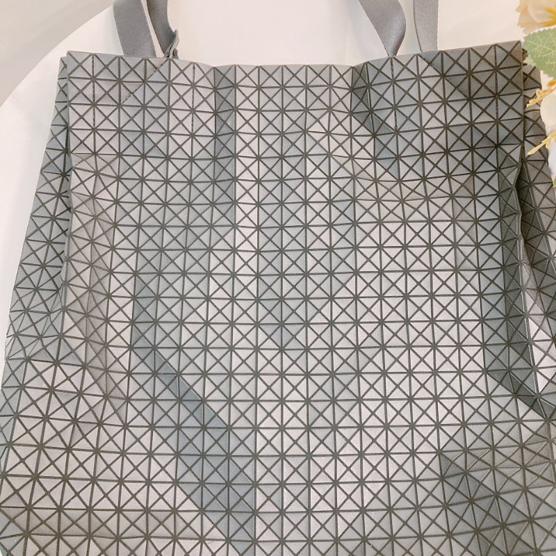 MS0713 Issey Miyake 三宅一生 幾何三角包 直托特 黑色 銀扣 Bao Bao Vertical Shopping Tote 32cm Black x PHW-21