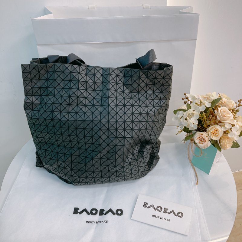 MS0713 Issey Miyake 三宅一生 幾何三角包 直托特 黑色 銀扣 Bao Bao Vertical Shopping Tote 32cm Black x PHW-23