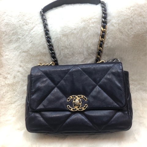 Chanel 19 細紫色金扣 XC515