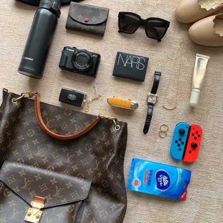 ✨售 二手真品  Louis Vuitton LV M40781 Metis hobo 經典花紋時尚兩用購物包(附背帶)-12