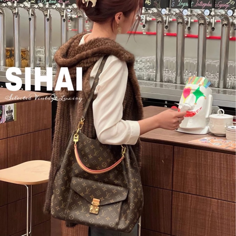 ✨售 二手真品  Louis Vuitton LV M40781 Metis hobo 經典花紋時尚兩用購物包(附背帶)-14