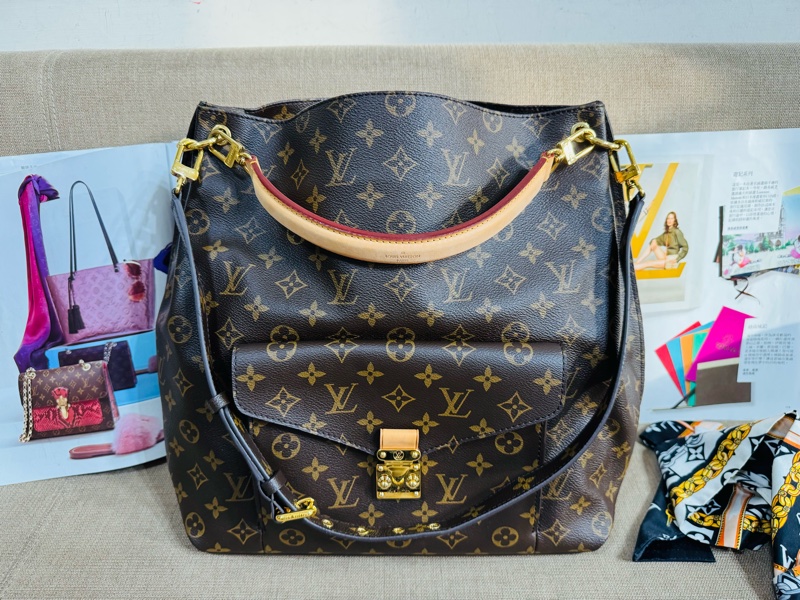 ✨售 二手真品  Louis Vuitton LV M40781 Metis hobo 經典花紋時尚兩用購物包(附背帶)-20