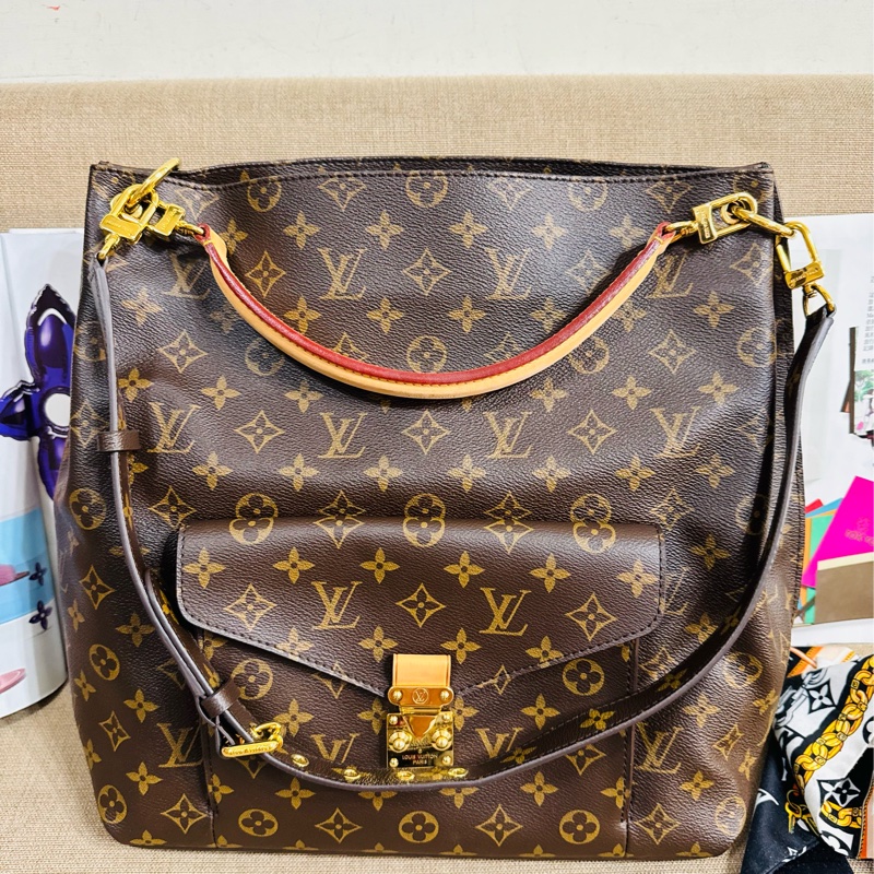 ✨售 二手真品  Louis Vuitton LV M40781 Metis hobo 經典花紋時尚兩用購物包(附背帶)-22