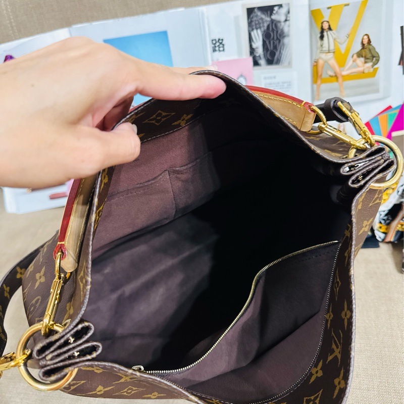 ✨售 二手真品  Louis Vuitton LV M40781 Metis hobo 經典花紋時尚兩用購物包(附背帶)-25