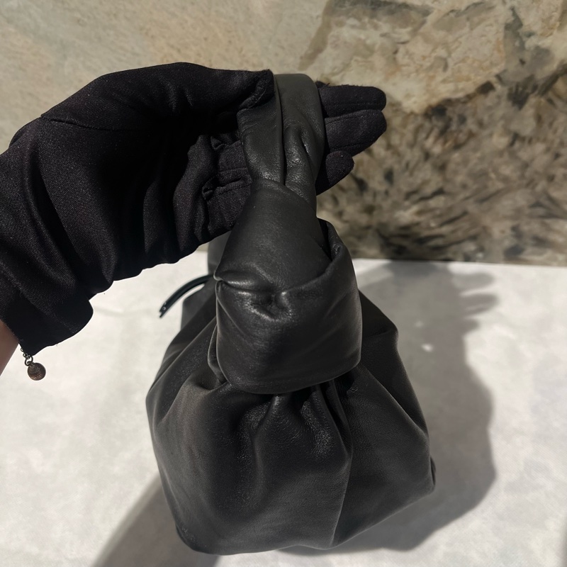 BV黑色小牛皮Jodie手提包-1