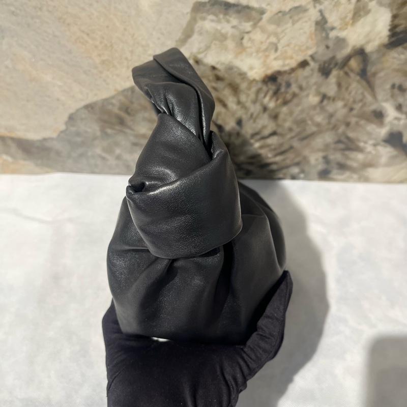 BV黑色小牛皮Jodie手提包-3