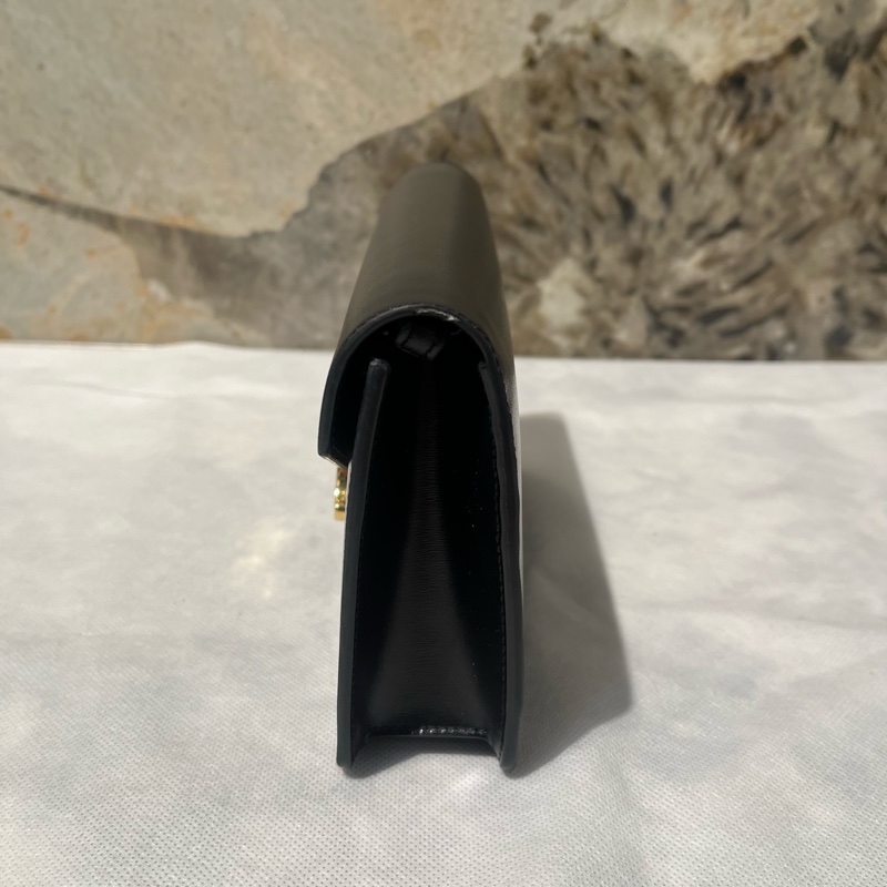 Celine黑金牛皮凱旋門WOC鏈條斜背包-4