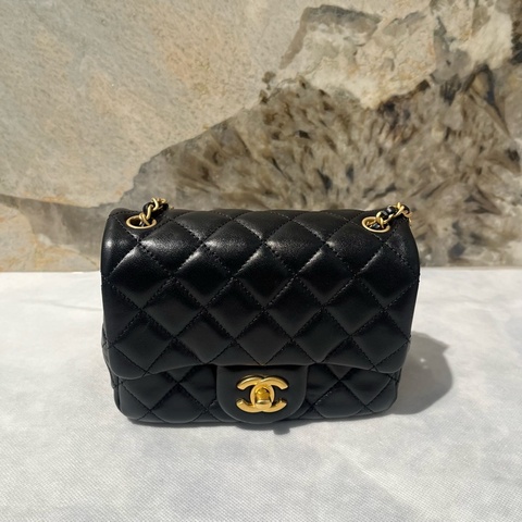 Chanel黑羊皮核桃金球方胖