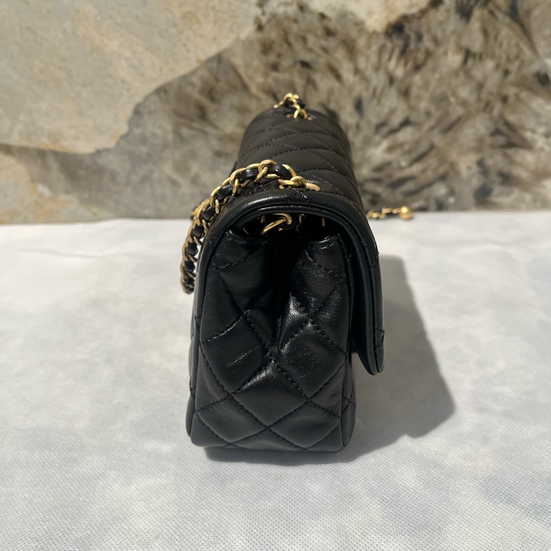 Chanel黑羊皮核桃金球方胖-1