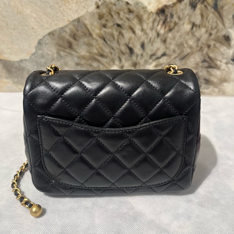 Chanel黑羊皮核桃金球方胖-3