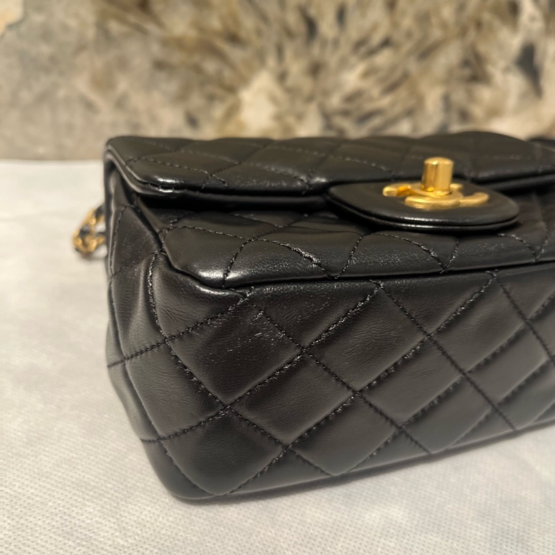 Chanel黑羊皮核桃金球方胖-5