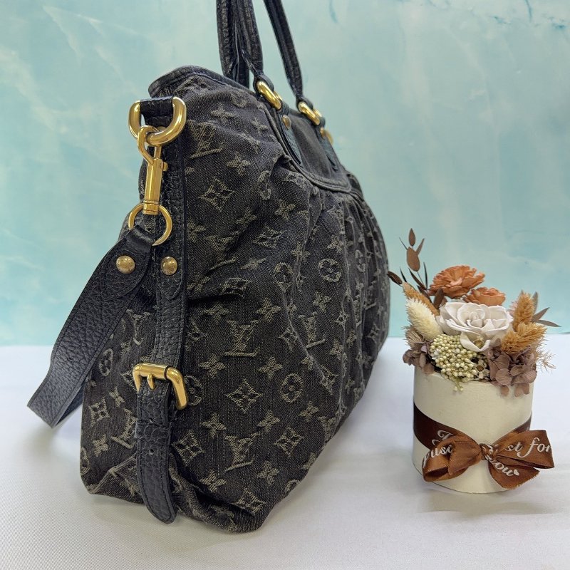 LV Denim Neo Cabby GM黑灰丹寧手提包-3