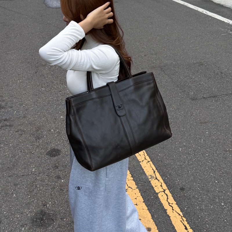 （極新🎁 超稀有） Chanel “So Black” 黑釦 肩背托特包【專櫃27.6萬】-1