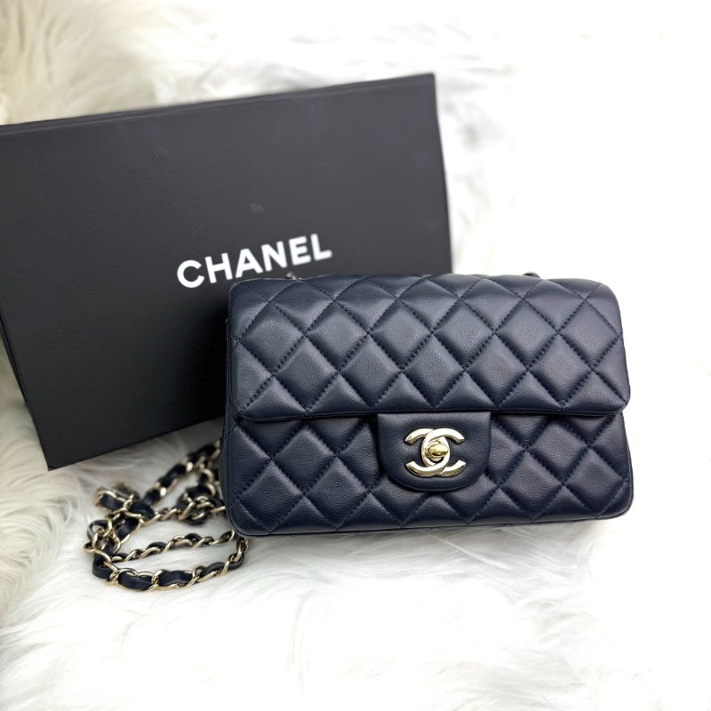 Chanel CLASSIC FLAP 深藍色 菱格纹 羊皮 mini 金扣-0