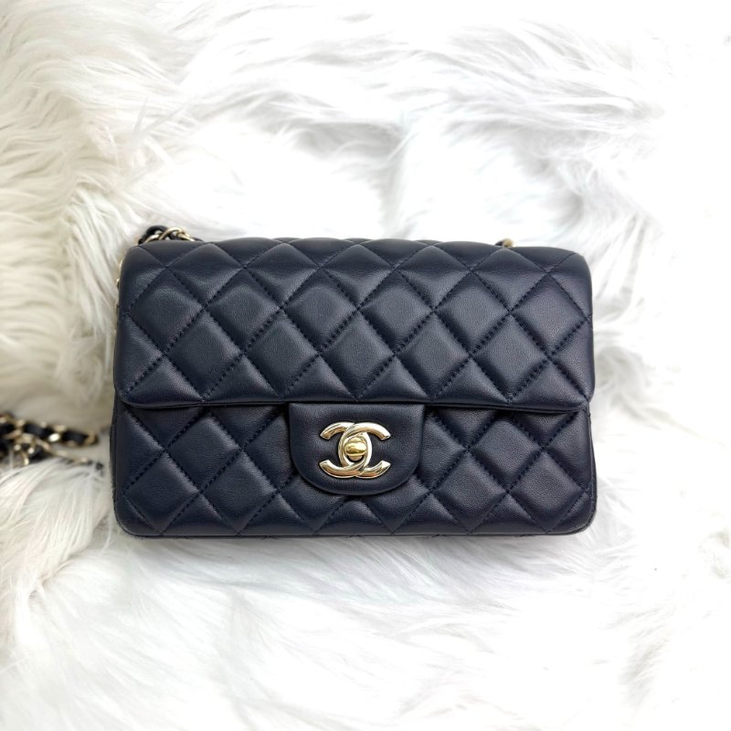 Chanel CLASSIC FLAP 深藍色 菱格纹 羊皮 mini 金扣-1