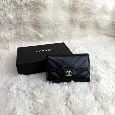 Chanel 黑金V紋 卡包