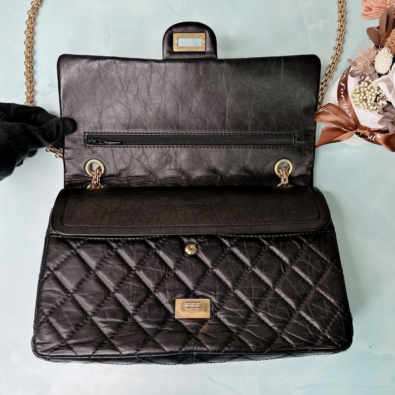 CHANEL 2.55黑金鏈帶包-4