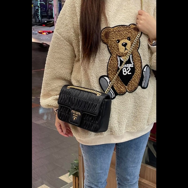 PRADA 普拉達 黑色 羊皮 Gaufre 肩背包 1BD235-4