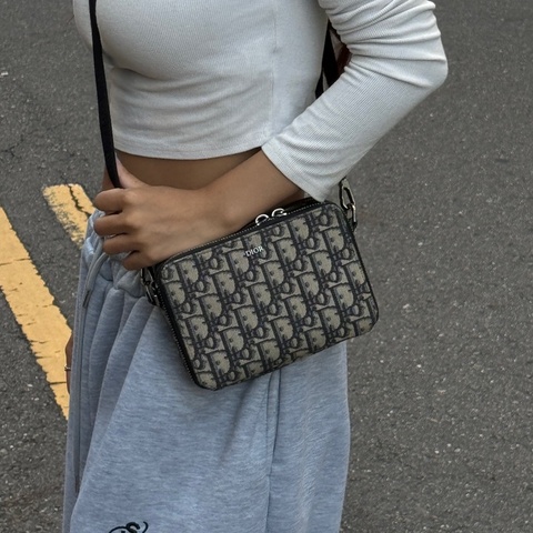 （極新🎁） Dior Oblique 緹花 經典款斜背包【專櫃價60,000】